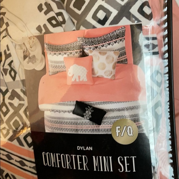 Comforter set - Picture 2 of 2